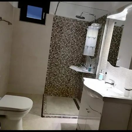 Villa бор и шишарка *